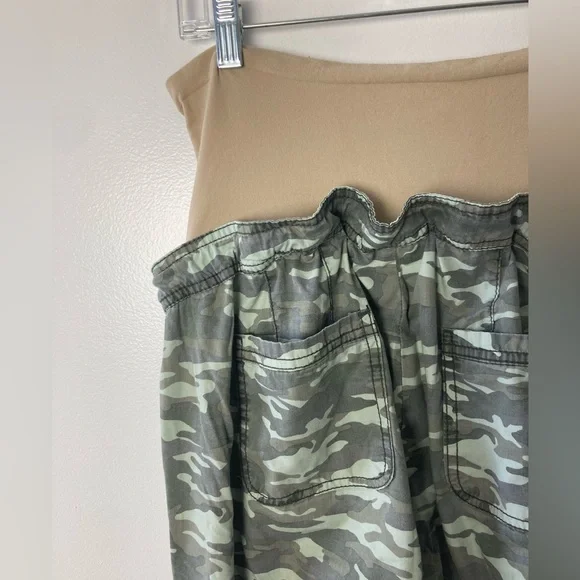 Motherhood Maternity Camo Pants Over the Belly Size Large - Picture 5 of 9